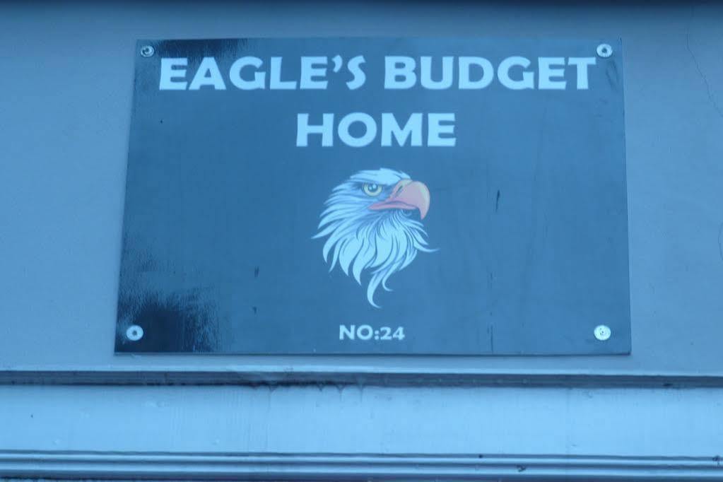 Eagles Budget Home Istanbul Exterior foto